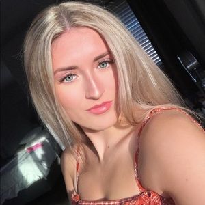 Meet your Posher, Hailey